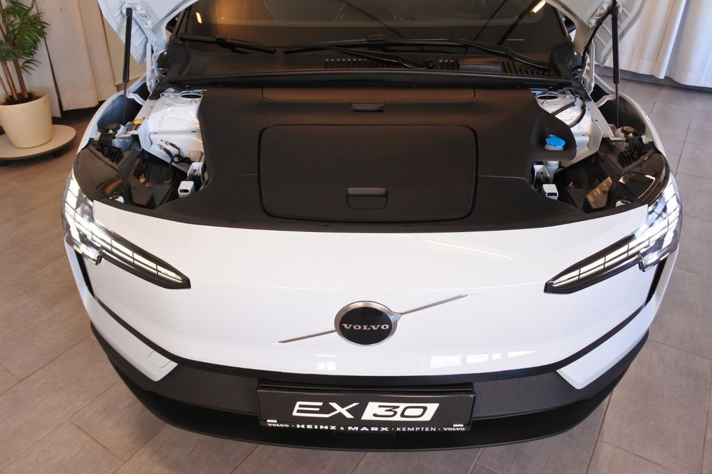 Volvo EX30 2025