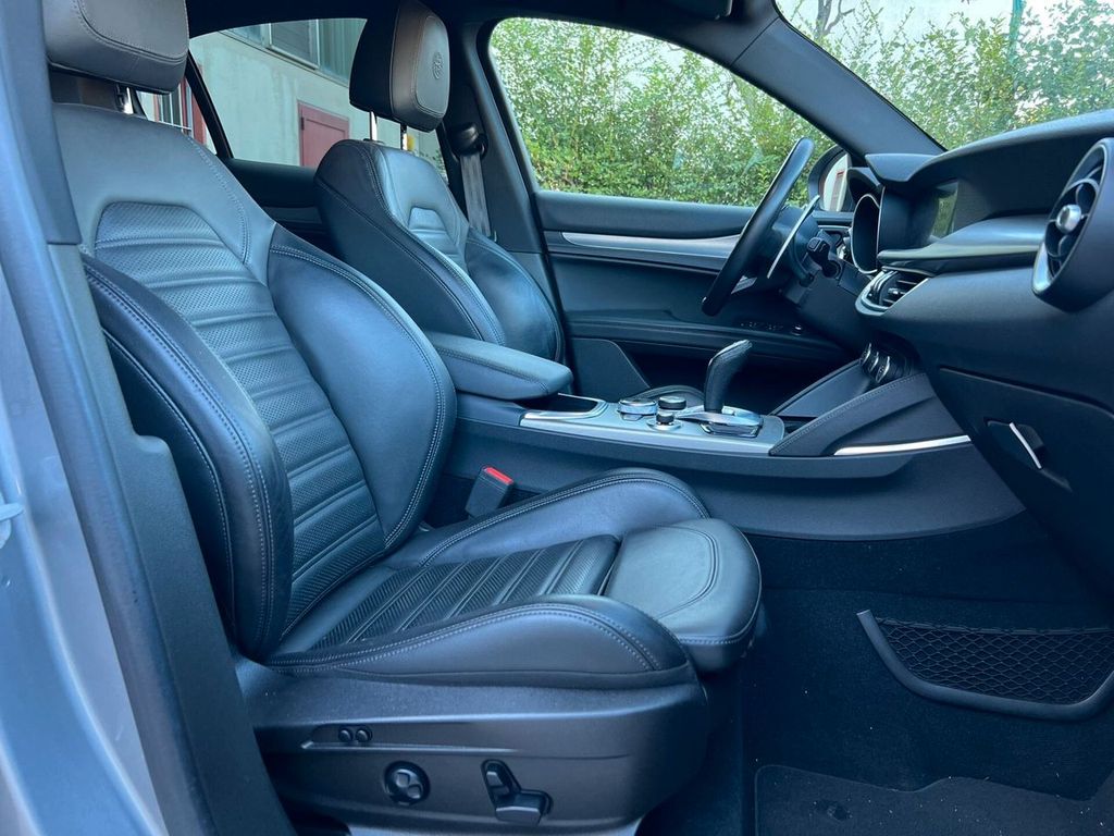 Alfa Romeo Stelvio 2021