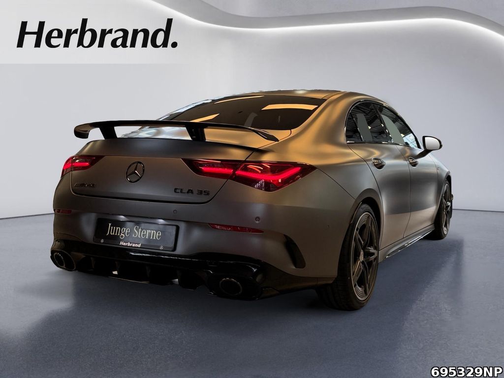 Mercedes-Benz CLA 35 AMG 2024