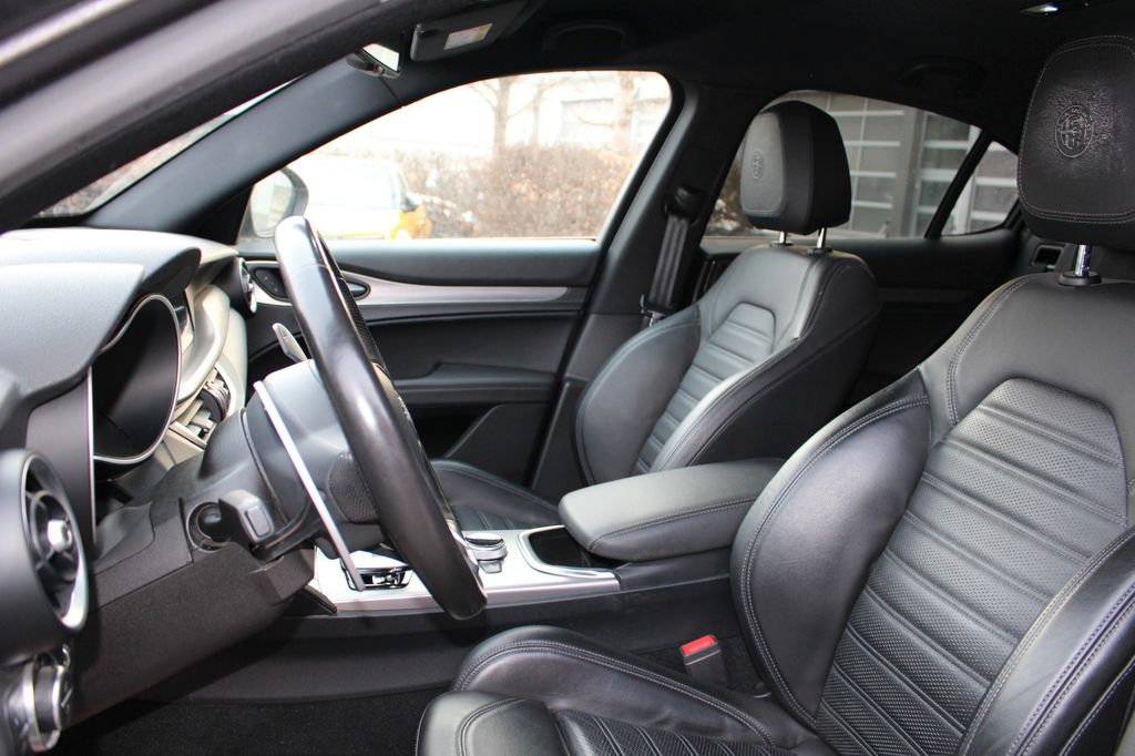 Alfa Romeo Stelvio 2022