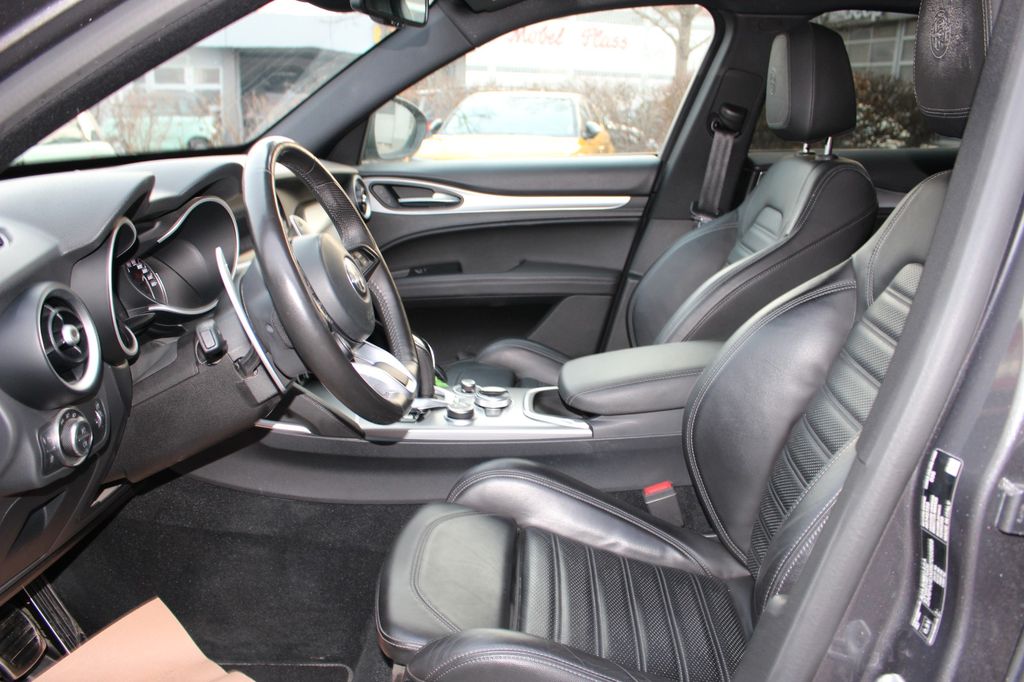 Alfa Romeo Stelvio 2022