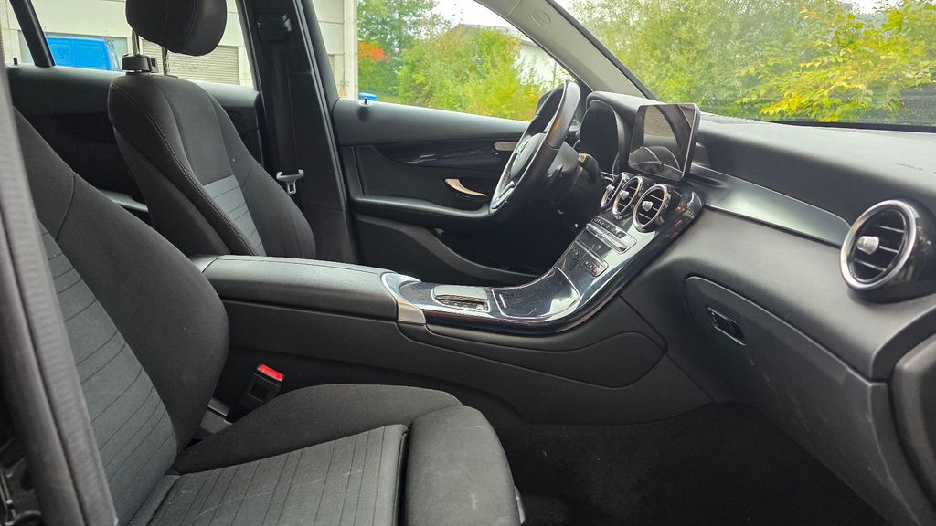 Mercedes-Benz GLC 300 2022