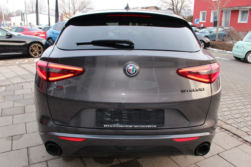 Alfa Romeo Stelvio 2022