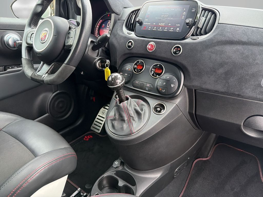 Abarth 595 2022