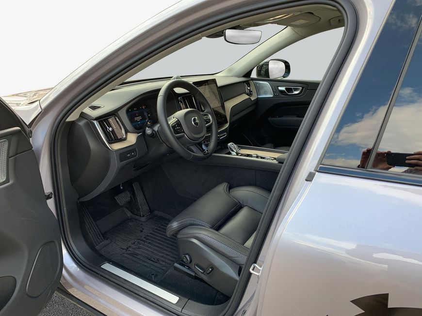 Volvo XC60 2025