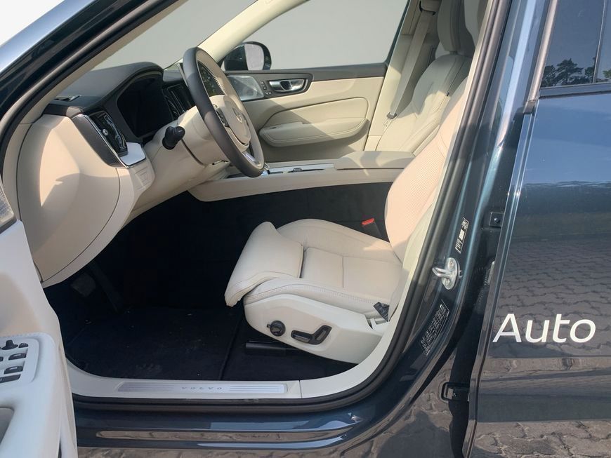 Volvo XC60 2025