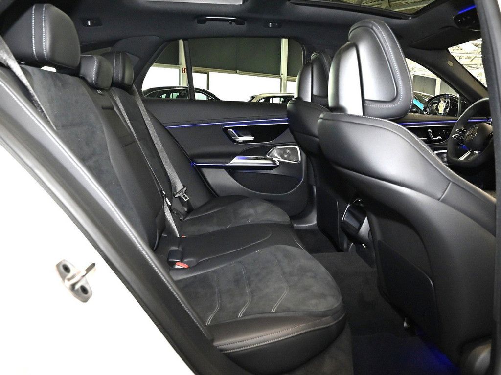 Mercedes-Benz E 220 2026