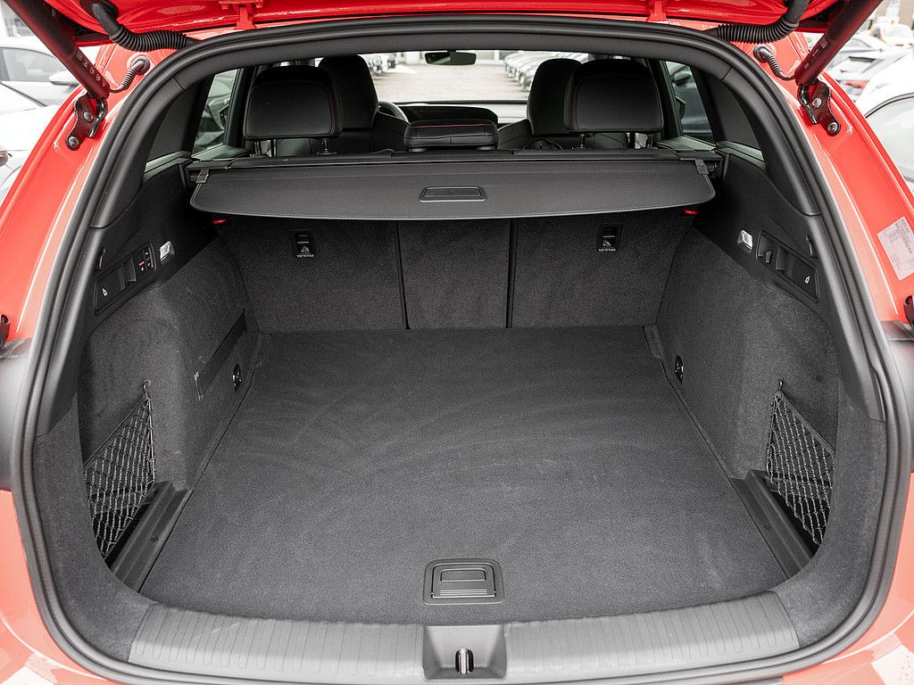 Audi SQ6 e-tron 2025