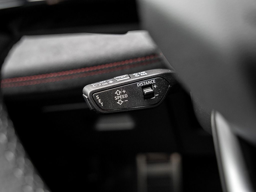 Audi SQ6 e-tron 2025