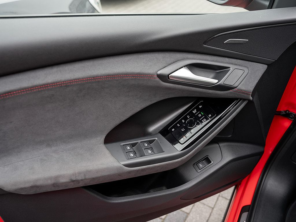 Audi SQ6 e-tron 2025