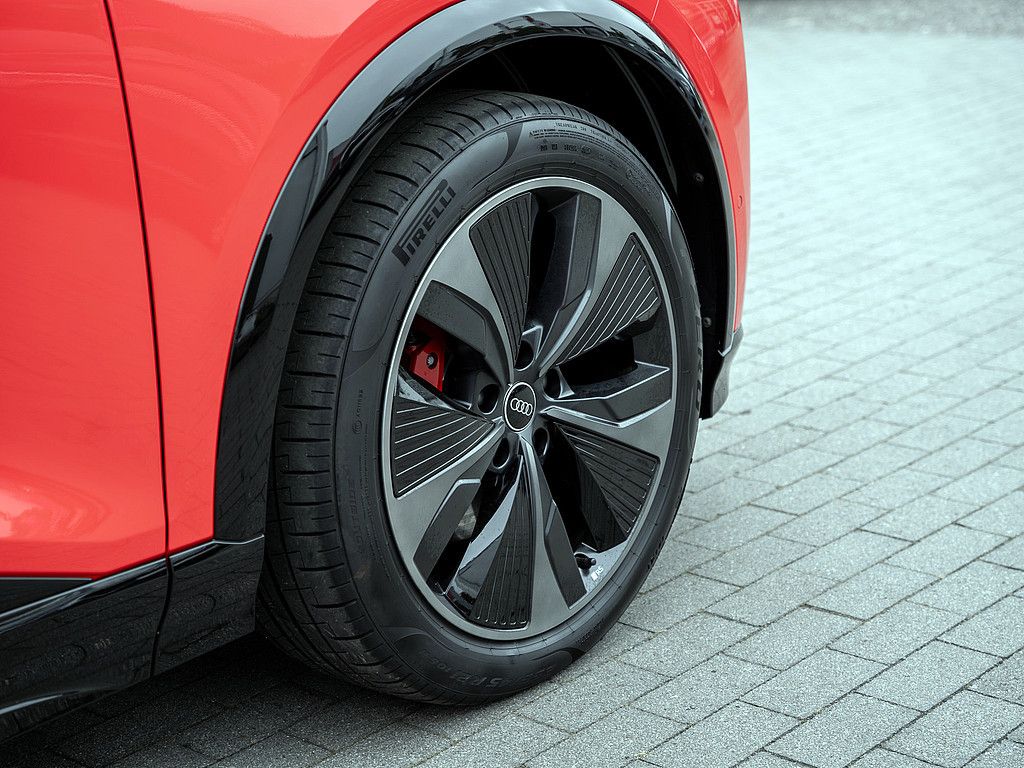 Audi SQ6 e-tron 2025