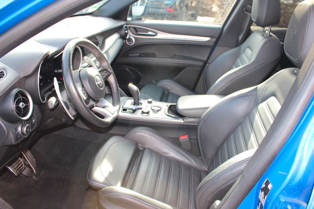 Alfa Romeo Stelvio 2023