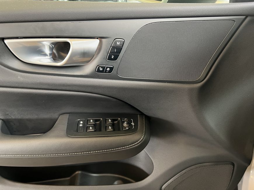 Volvo V60 Cross Country 2024