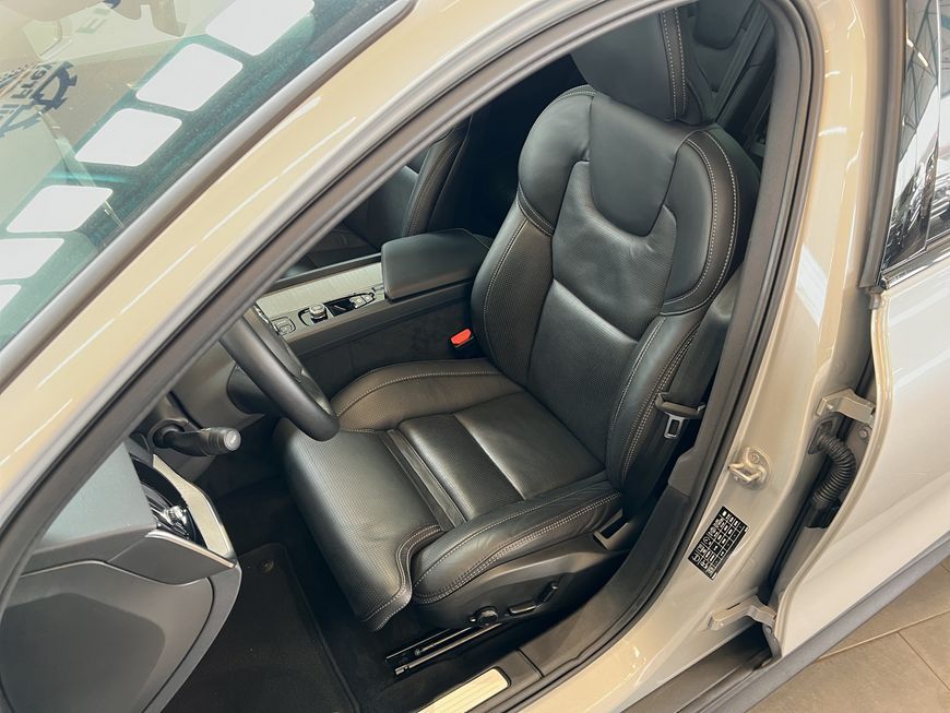 Volvo V60 Cross Country 2024