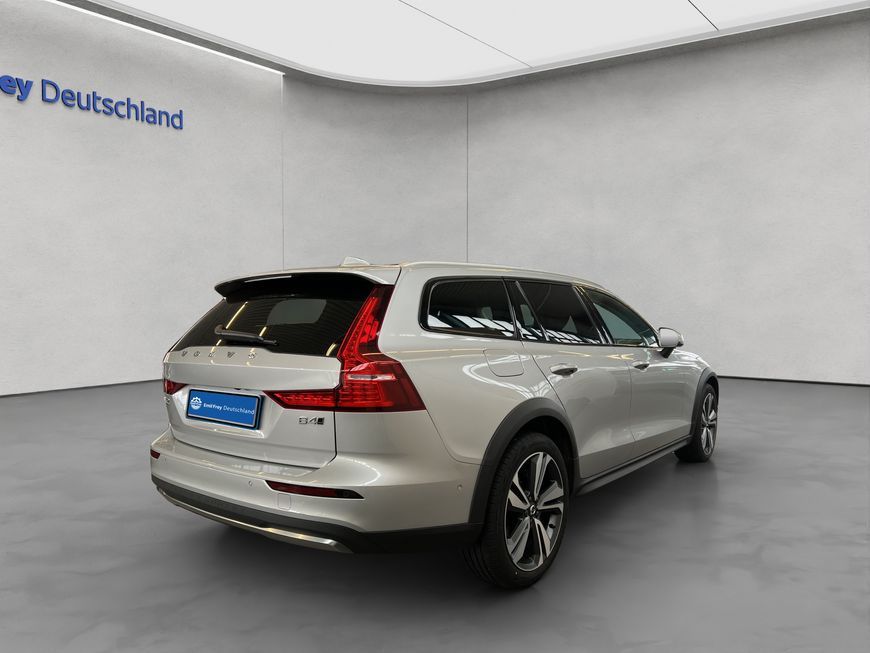 Volvo V60 Cross Country 2024