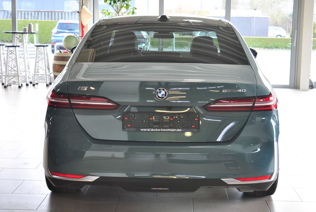 BMW i5 2024