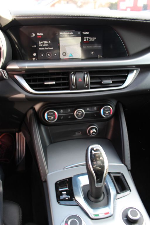 Alfa Romeo Stelvio 2023