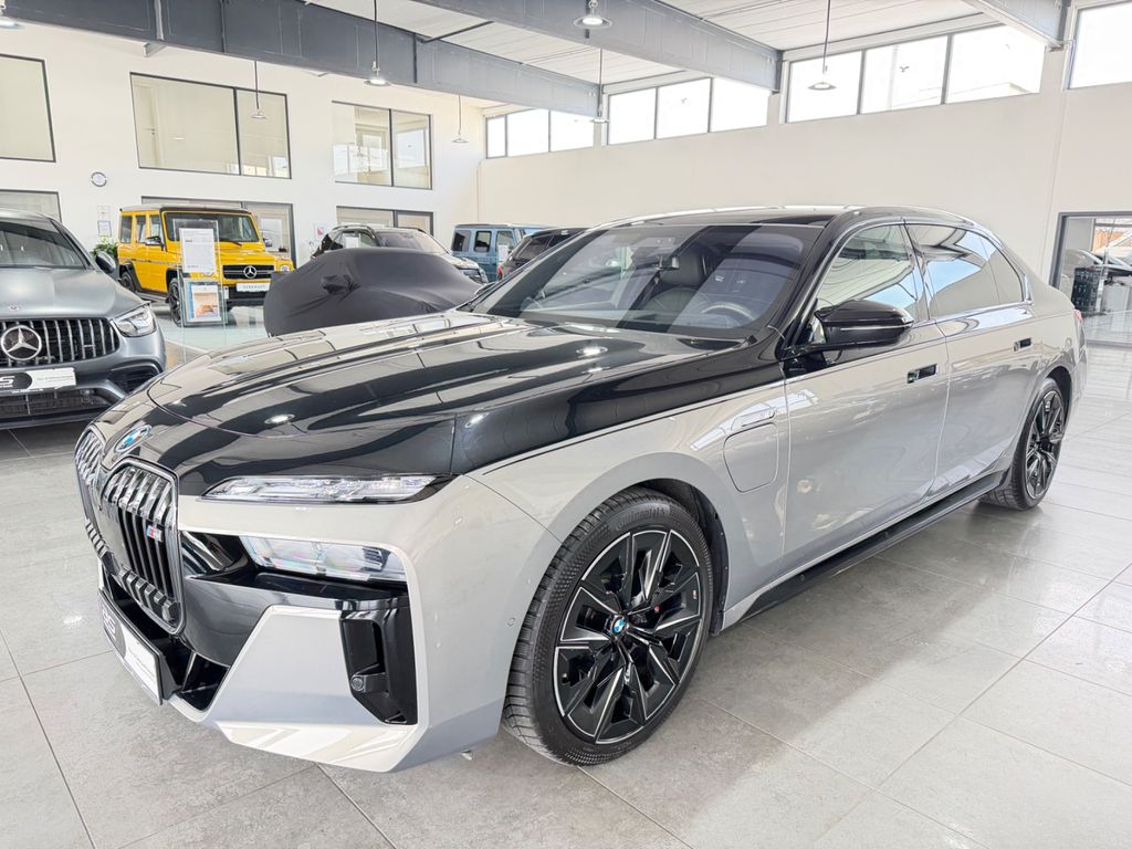 BMW M760 2024