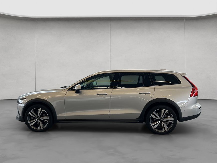 Volvo V60 Cross Country 2024