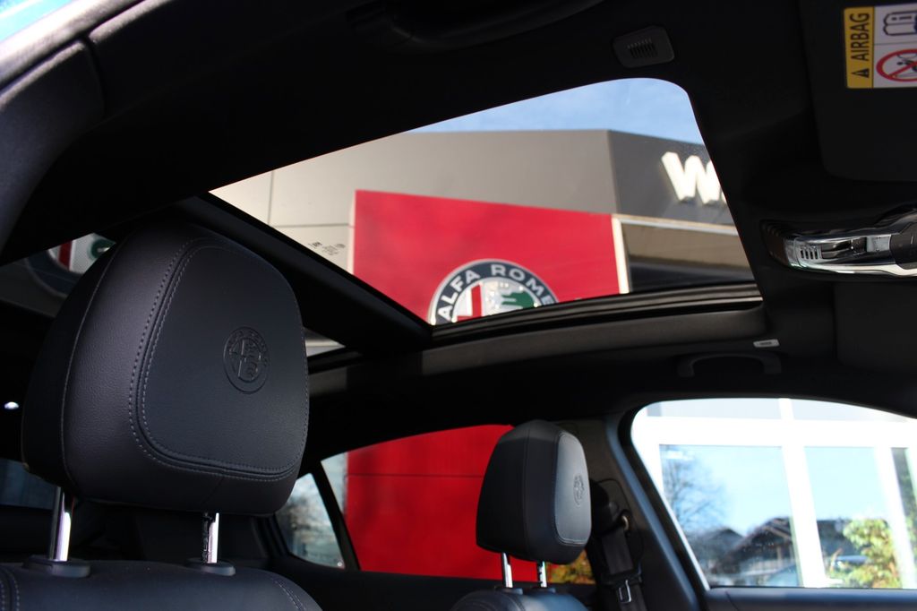 Alfa Romeo Stelvio 2023