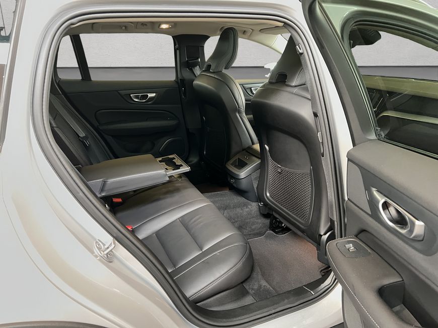 Volvo V60 Cross Country 2024