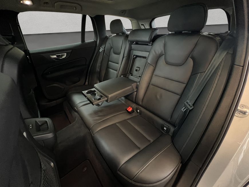 Volvo V60 Cross Country 2024