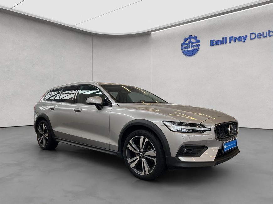 Volvo V60 Cross Country 2024