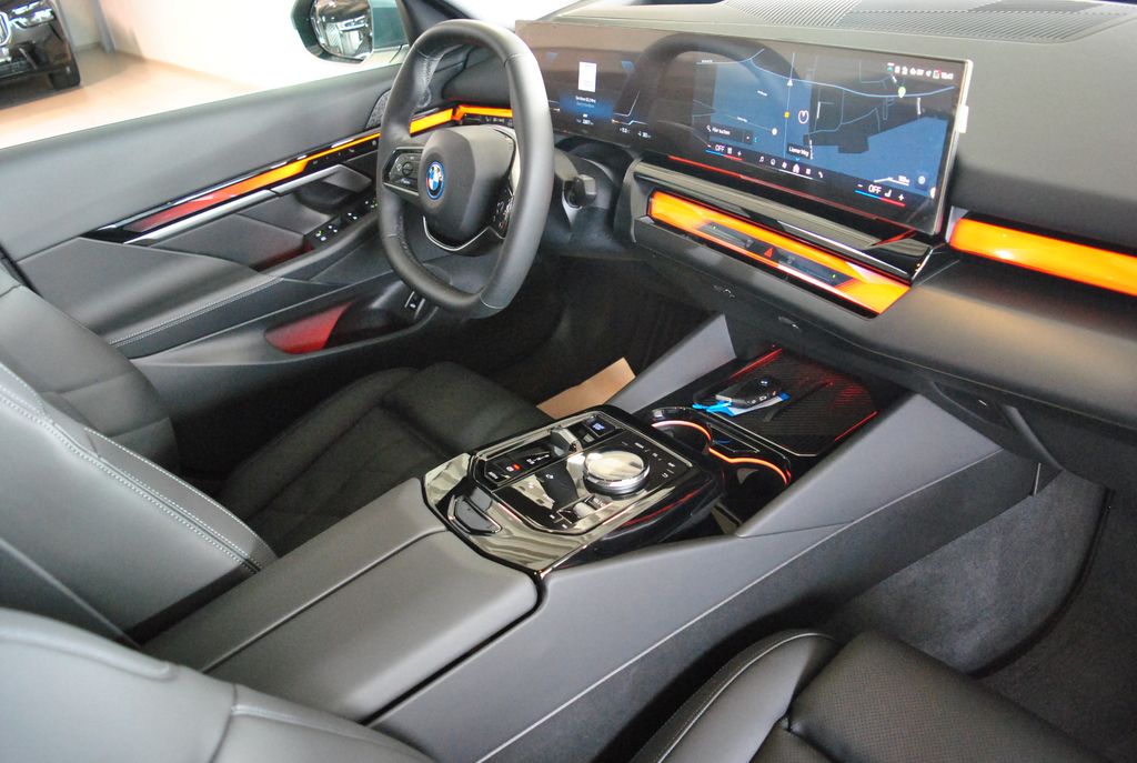 BMW i5 2024