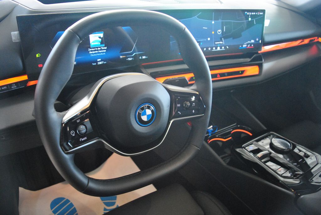 BMW i5 2024