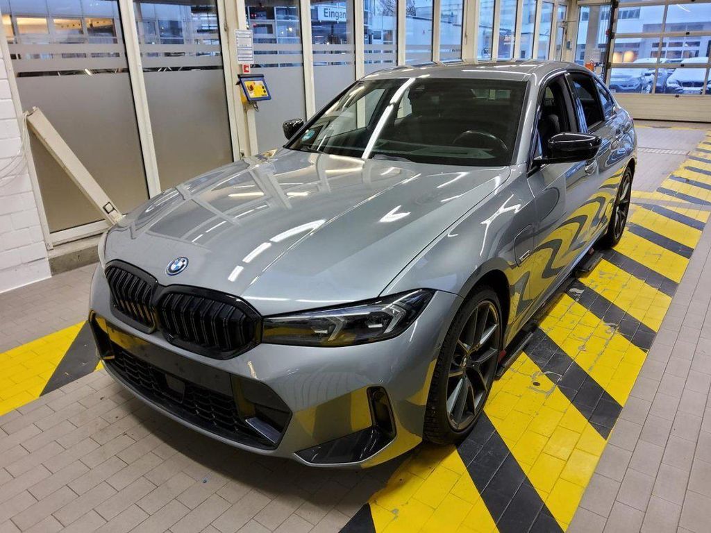 BMW 330 2022