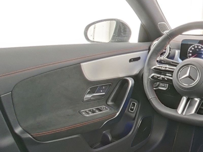 Mercedes-Benz CLA 200 2025