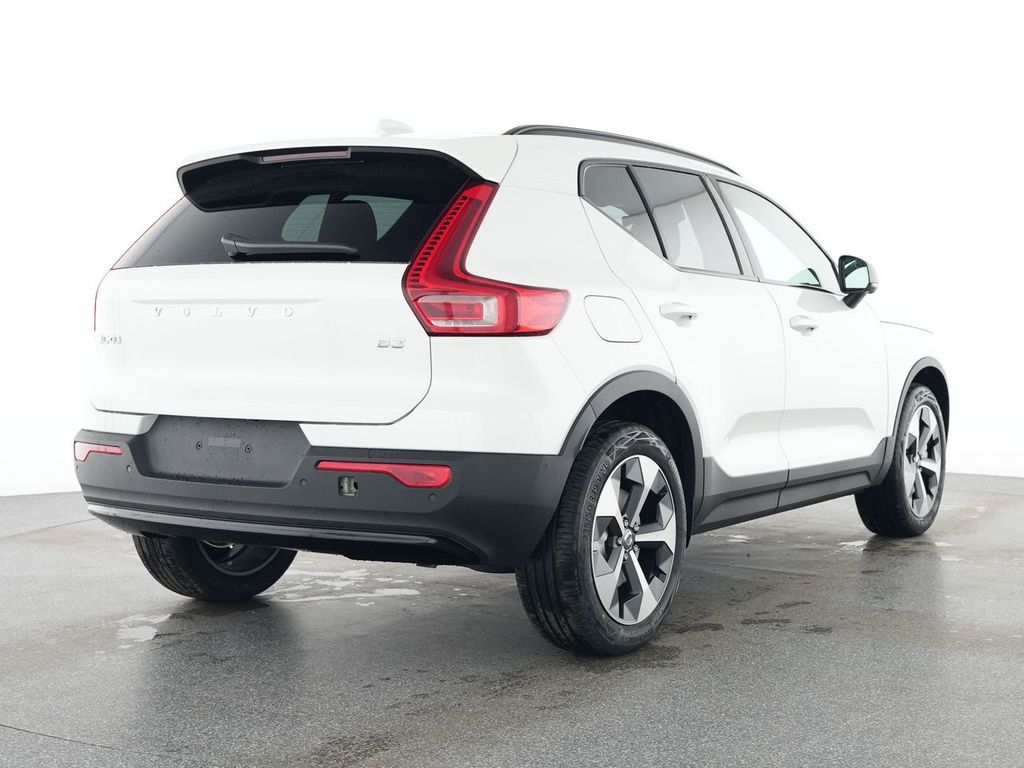 Volvo XC40 2025