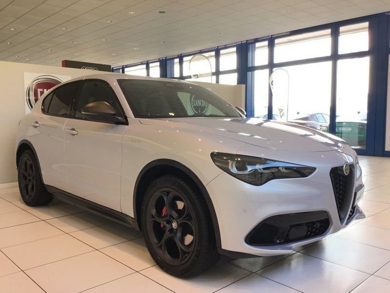 Alfa Romeo Stelvio 2025