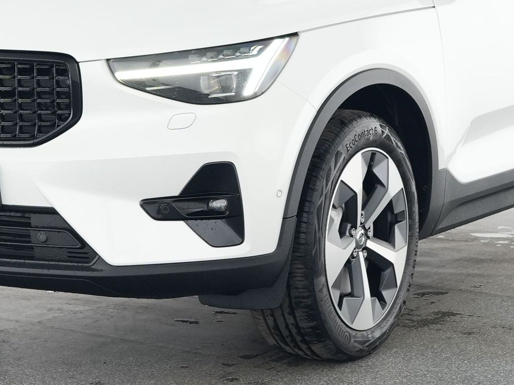 Volvo XC40 2025