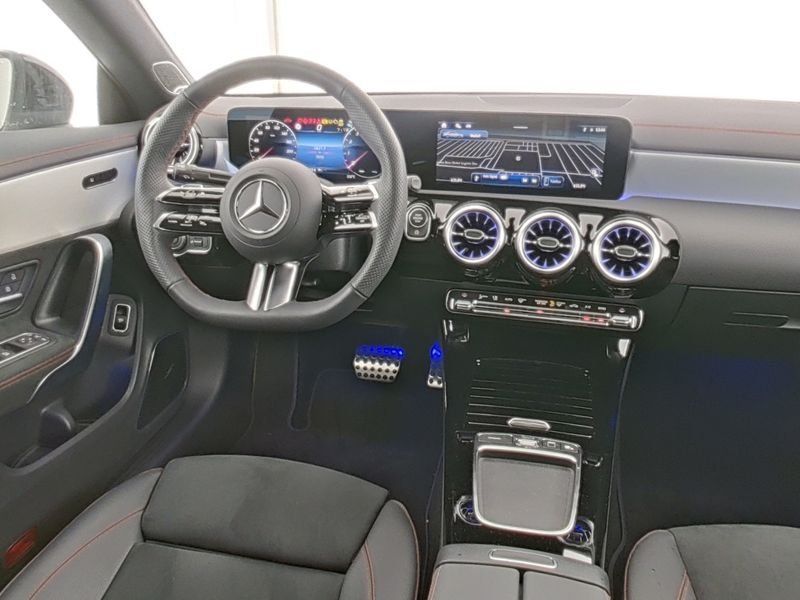 Mercedes-Benz CLA 200 2025