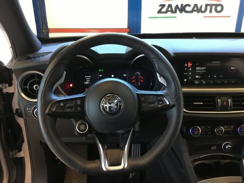 Alfa Romeo Stelvio 2025