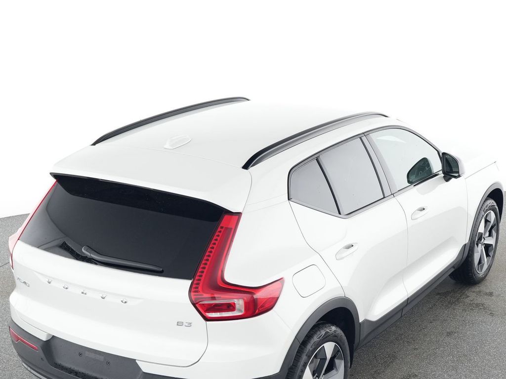 Volvo XC40 2025