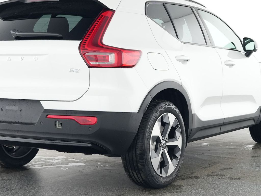 Volvo XC40 2025