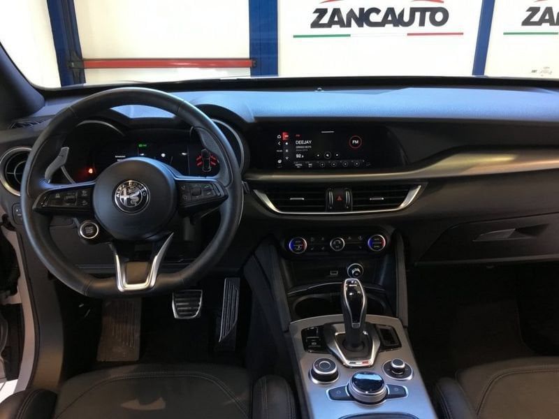 Alfa Romeo Stelvio 2025