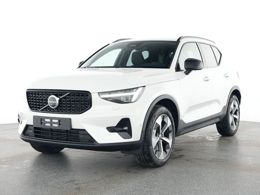Volvo XC40 2025