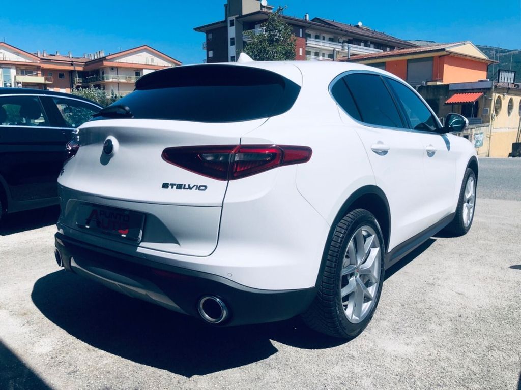Alfa Romeo Stelvio 2019