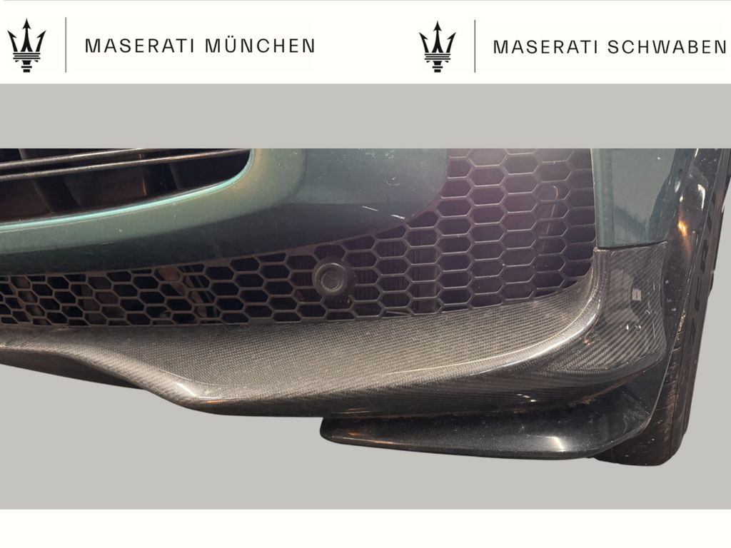 Aston Martin DBX 2024