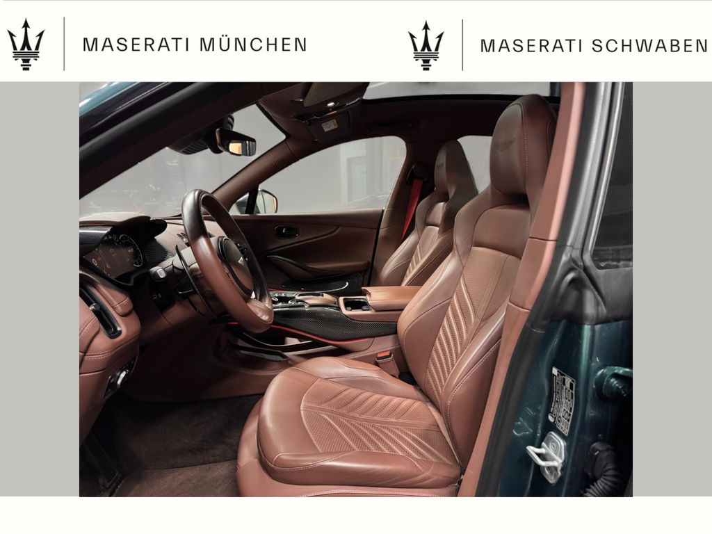 Aston Martin DBX 2024