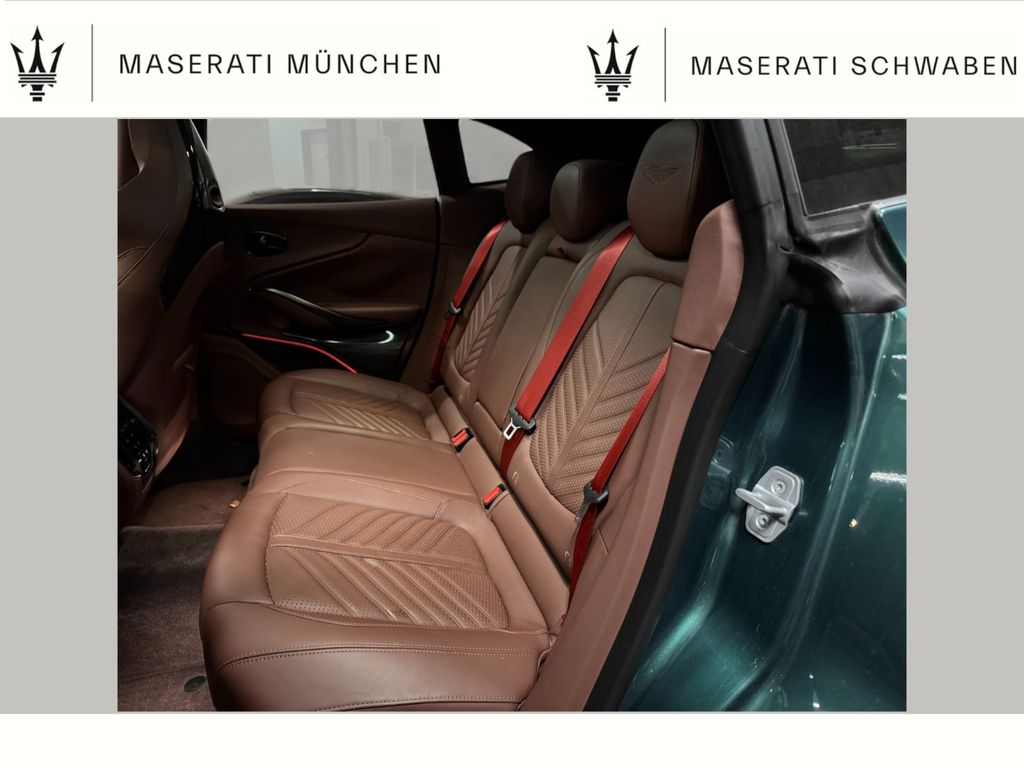 Aston Martin DBX 2024