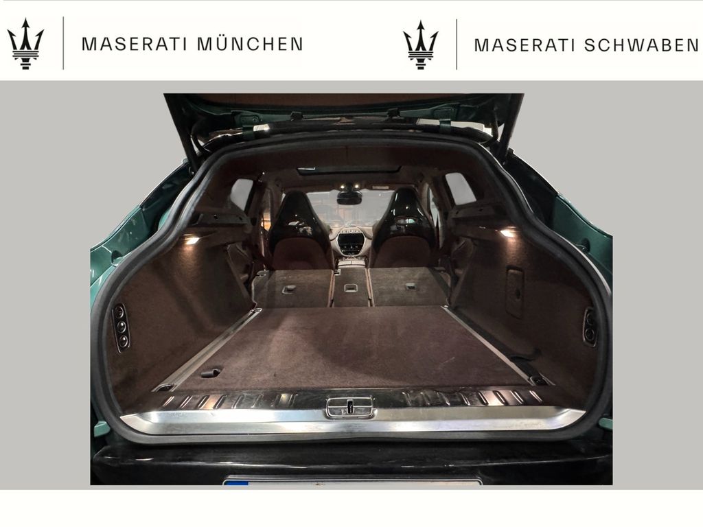 Aston Martin DBX 2024