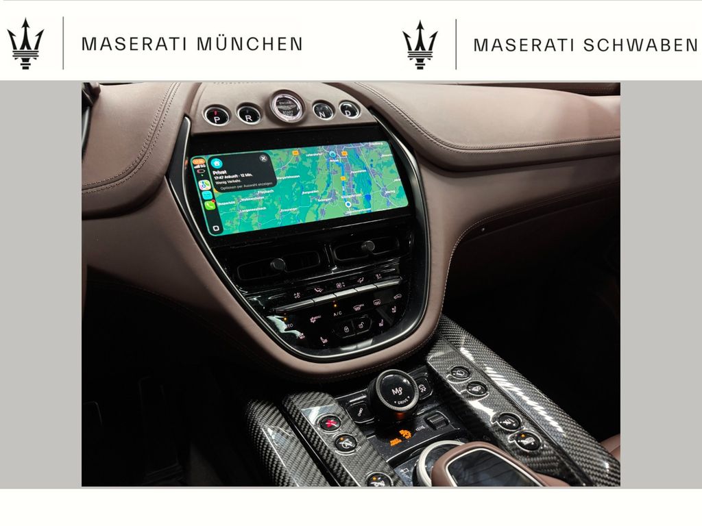 Aston Martin DBX 2024