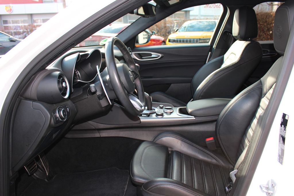 Alfa Romeo Giulia 2022