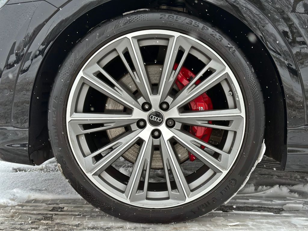Audi SQ8 2023