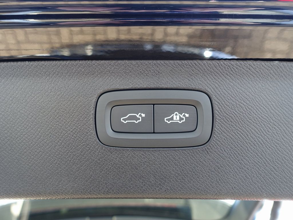 Volvo XC90 2025