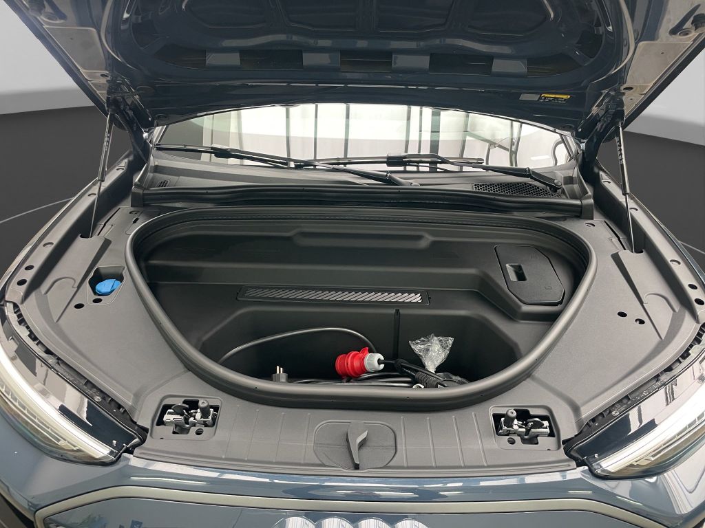 Audi Q6 e-tron 2025